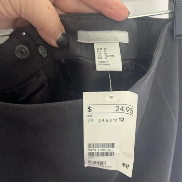 H&M Charcoal Grey Skirt NWT - Picture 3 of 3